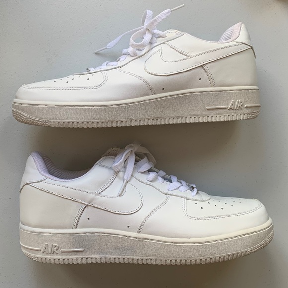 Nike Air Force 1 white mens sneakers size 13 Nike Air Force 1 white mens sneakers size 13